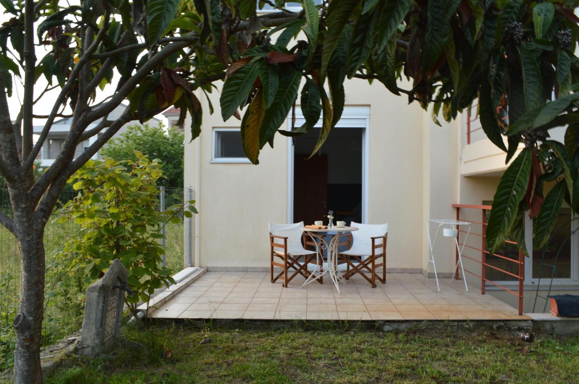Homestay Sunny Retreat With A Garden Terrace Private