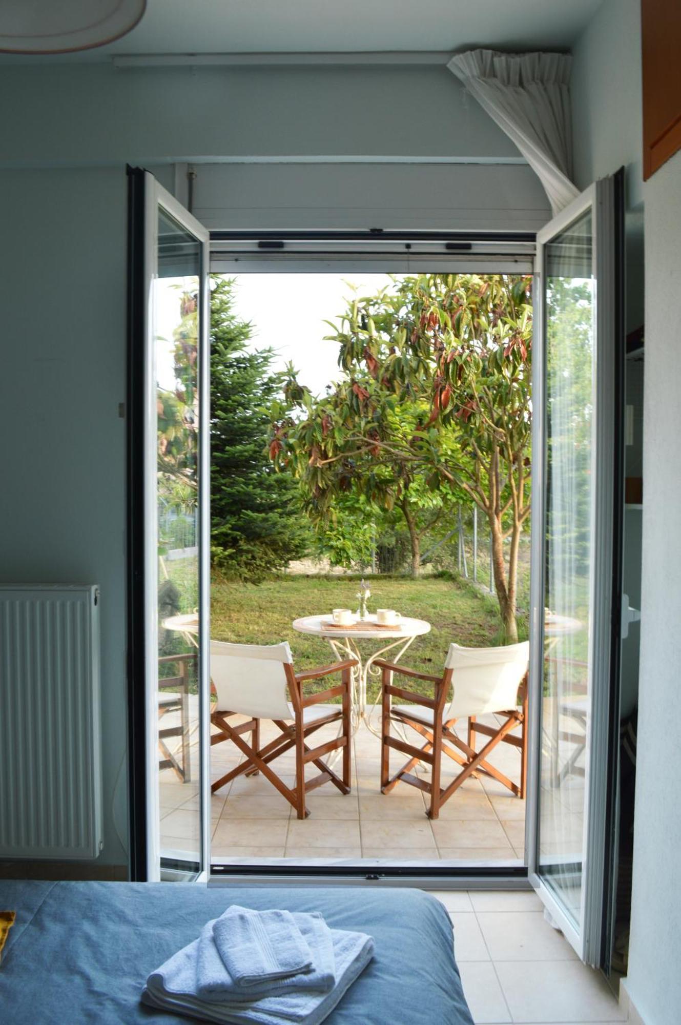 Sunny Retreat With A Garden Terrace Private